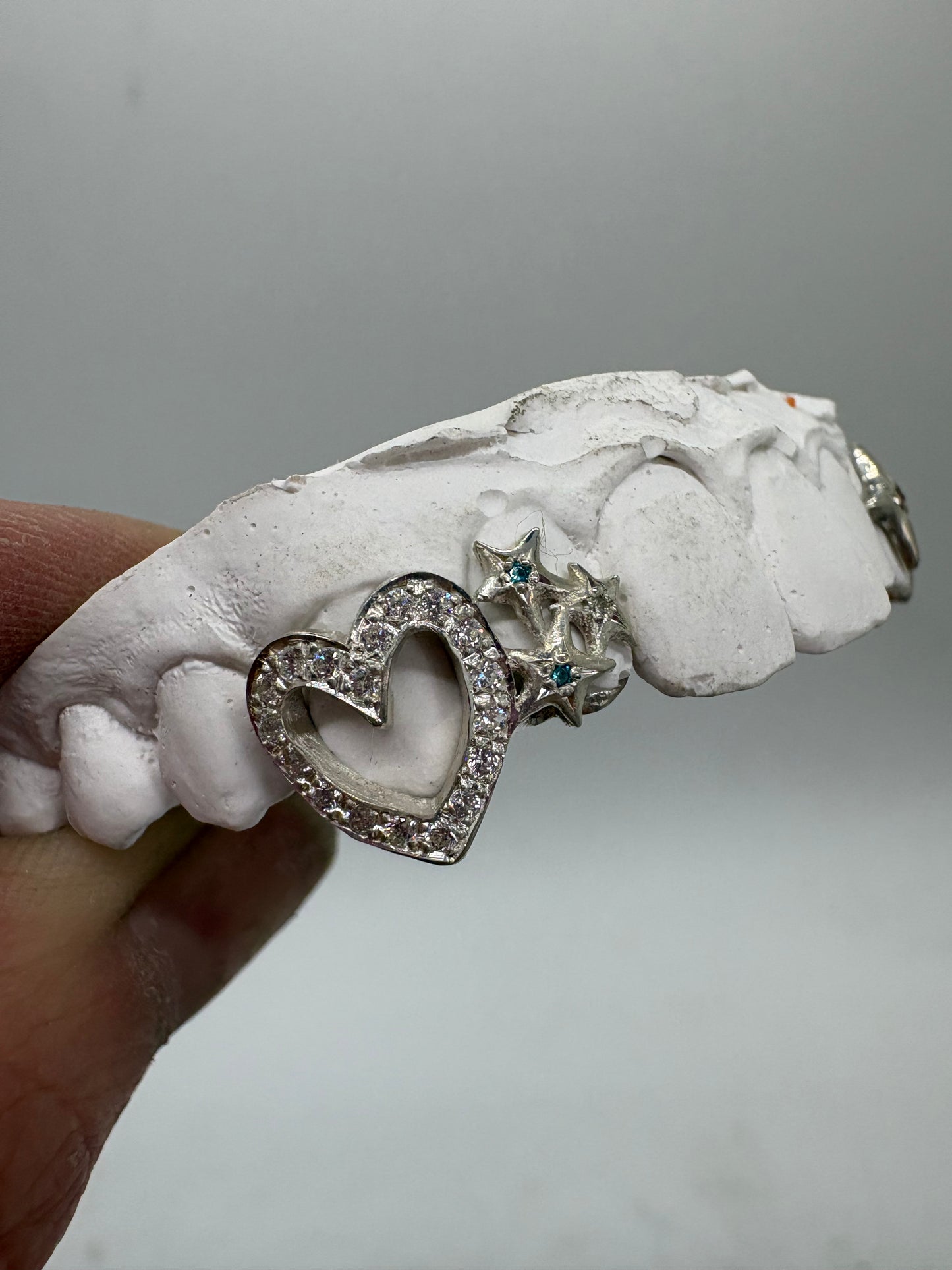 Gemstone setting